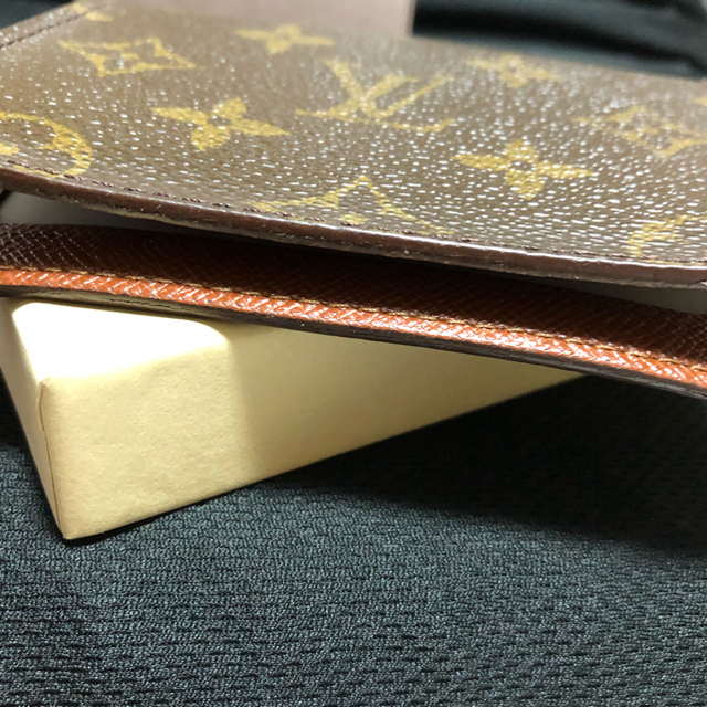 LOUIS VUITTON(ルイヴィトン)のLOUIS VUITTON   パスケース レディースのファッション小物(名刺入れ/定期入れ)の商品写真