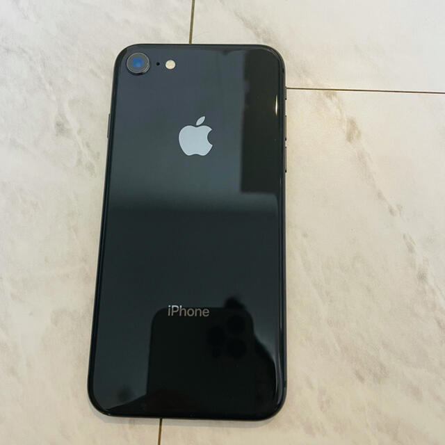 iPhone(アイフォーン)のiPhone8 64GB 本体 スマホ/家電/カメラのスマートフォン/携帯電話(スマートフォン本体)の商品写真