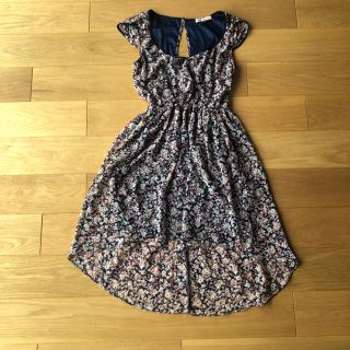 ベルシュカ(Bershka)のBershka 花柄 フィッシュテールワンピース(ひざ丈ワンピース)