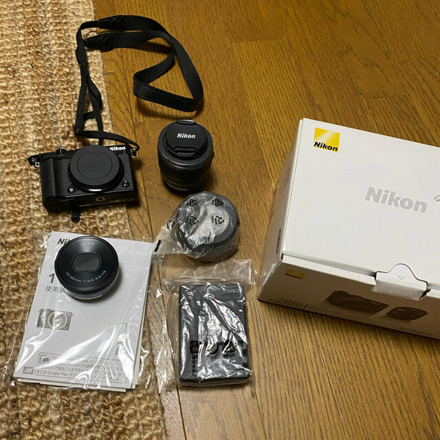 Nikon J5 ダブルレンズタイプ 送料無料スマホ/家電/カメラ