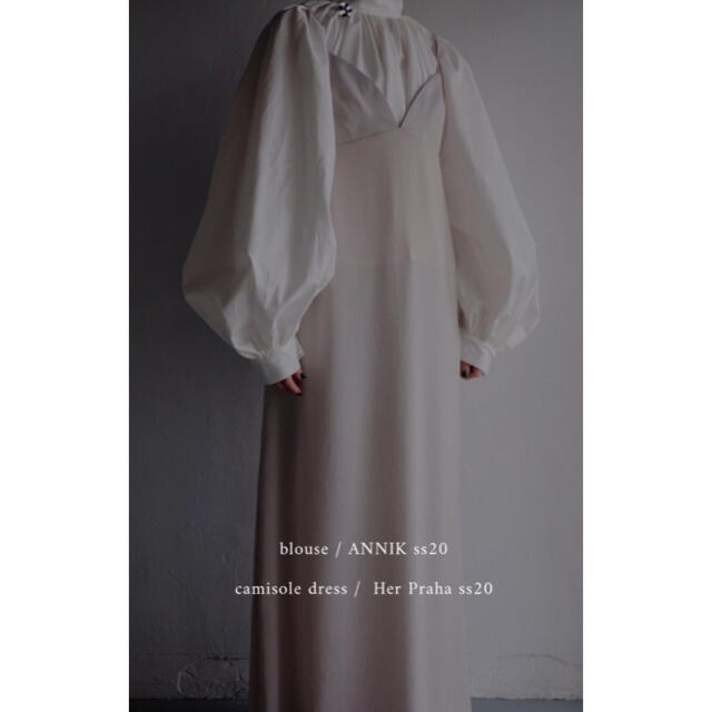 litmus Her Praha キャミソールドレス ワンピース beige - ロング ...