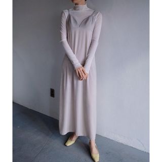 トーガ(TOGA)のlitmus Her Praha キャミソールドレス　ワンピース　beige (ロングワンピース/マキシワンピース)