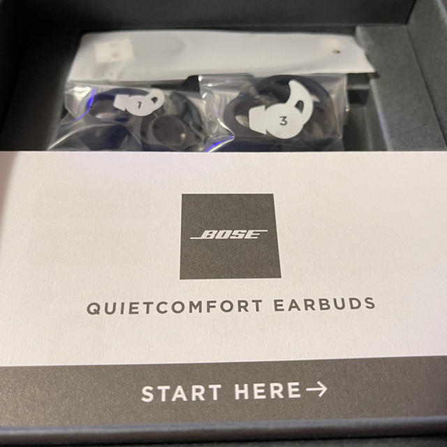 BOSE(ボーズ)のBOSE quietcomfort earbuds ノイズキャンセリングイヤホン スマホ/家電/カメラのオーディオ機器(ヘッドフォン/イヤフォン)の商品写真