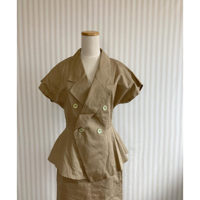 Grimoire(グリモワール)の古着　ビンテージ　ペプラム　スカート　セットアップ　レトロ  ヴィンテージ   レディースのワンピース(ひざ丈ワンピース)の商品写真