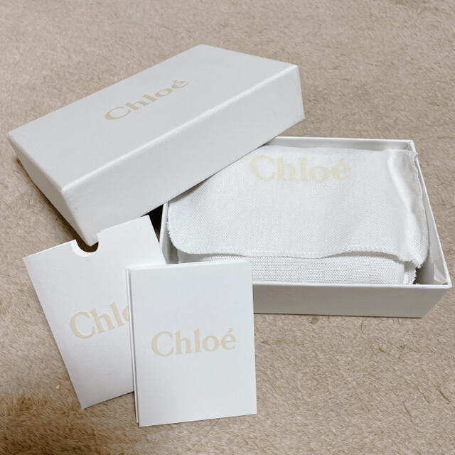 Chloe(クロエ)のHina様　クロエ ボウリボン 折り財布 バイカラー ベージュ×ブラック 黒 レディースのファッション小物(財布)の商品写真