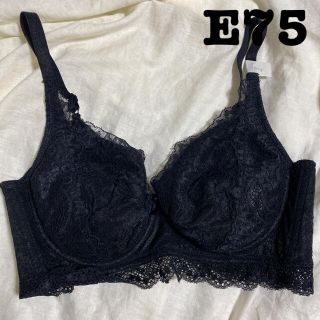 E75 ブラジャー ブラック 3段ホック パットなし 未使用 レース 可愛い (ブラ)