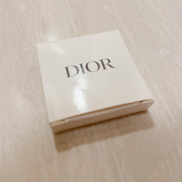 Christian Dior(クリスチャンディオール)の[新品未使用]公式ノベルティ【DIOR】ディオール スマホリング スマホ/家電/カメラのスマホアクセサリー(モバイルケース/カバー)の商品写真