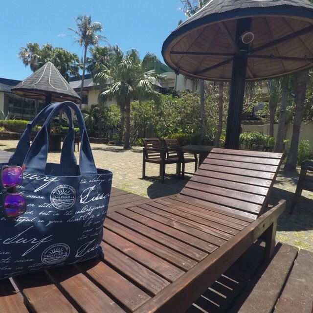 CHUMS(チャムス)のアウトドアコーデ☆LUSSO SURF リバーシブルトートバッグ　RVCA メンズのバッグ(トートバッグ)の商品写真