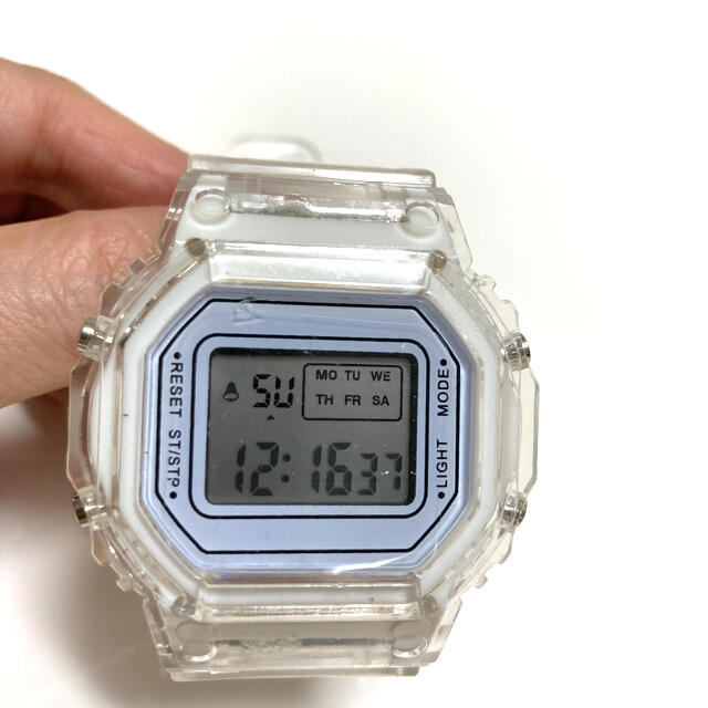 デジタル腕時計 防水　クリアホワイト メンズの時計(腕時計(デジタル))の商品写真