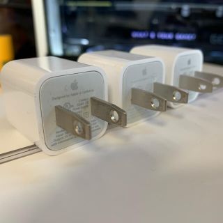 アップル(Apple)の【Apple純正】充電アダプタ【3個セット】(変圧器/アダプター)