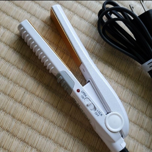 mini HAIR IRON　。 スマホ/家電/カメラの美容/健康(ヘアアイロン)の商品写真