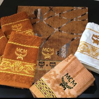 エムシーエム(MCM)のused品☆MCMタオル　フェイスタオル1枚　ウォッシュタオル5枚(タオル/バス用品)