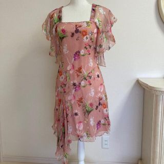 ブルマリン(Blumarine)の新品　未使用　Blumarine ドレス(ひざ丈ワンピース)