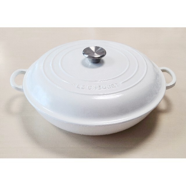 LE CREUSET(ルクルーゼ)の【Emi様専用】ル・クルーゼビュッフェ キャセロール ホワイト 30cm インテリア/住まい/日用品のキッチン/食器(鍋/フライパン)の商品写真