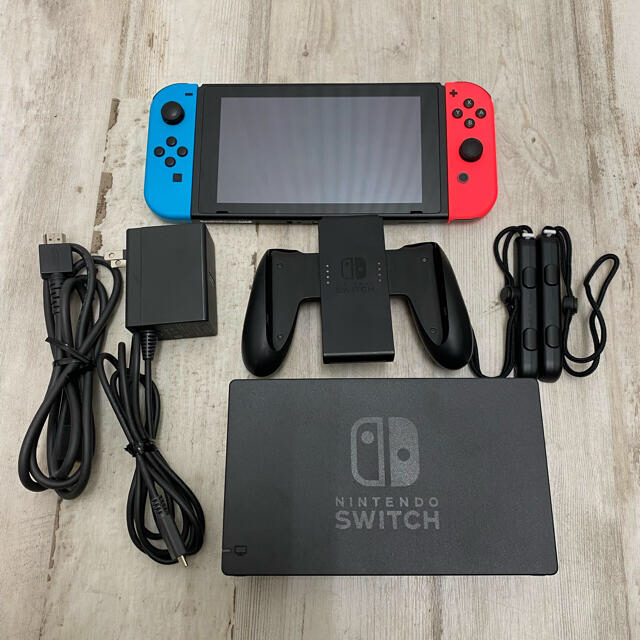 新型 ニンテンドー スイッチ 任天堂 Switch ネオン レッド ブルー 美品