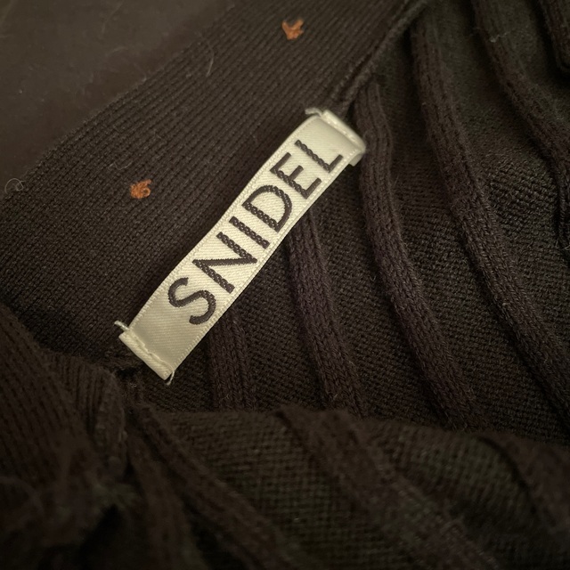 SNIDEL(スナイデル)のスナイデル　フロントボタンニットワンピース レディースのワンピース(ロングワンピース/マキシワンピース)の商品写真