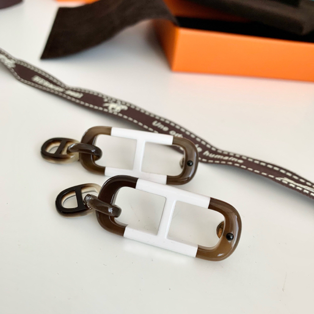 Hermes(エルメス)のエルメス アマール ピアス バッファローホーン レディースのアクセサリー(ピアス)の商品写真