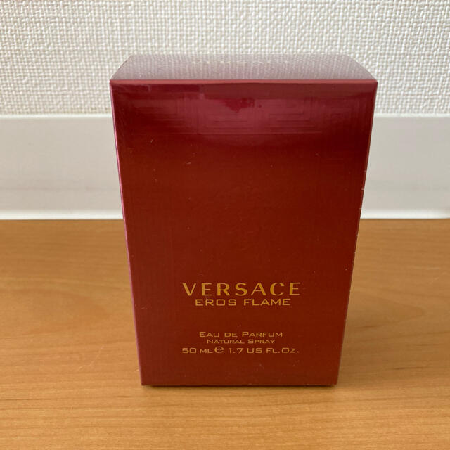 Gianni Versace(ジャンニヴェルサーチ)の未開封　ヴェルサーチ　エロスフレイム　50ml コスメ/美容の香水(香水(男性用))の商品写真