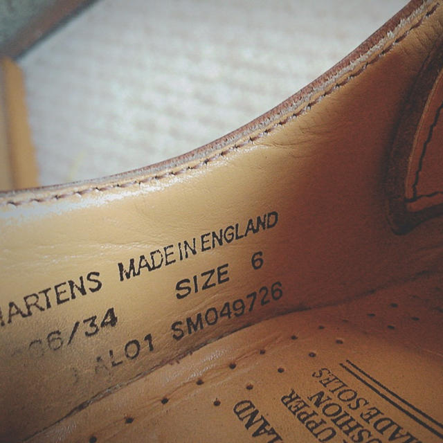 Dr.Martens(ドクターマーチン)のらいあん様 専用 UK6 ドクターマーチン 焦げ茶 厚底 イングランド製 レディースの靴/シューズ(ローファー/革靴)の商品写真