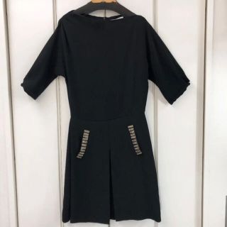 フォクシー(FOXEY)の美品 FOXEY NEWYORK ビジュー ストレッチ ワンピース(40)(ひざ丈ワンピース)