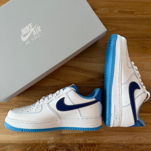 NIKE(ナイキ)の24.5㎝ NIKE エアフォース1 '07 ホワイト ブルー AF1 メンズの靴/シューズ(スニーカー)の商品写真