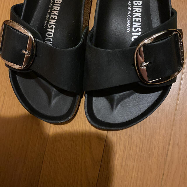 BIRKENSTOCK(ビルケンシュトック)の未使用品　ビルケンシュトック サンダル　　黒　ブラック レディースの靴/シューズ(サンダル)の商品写真