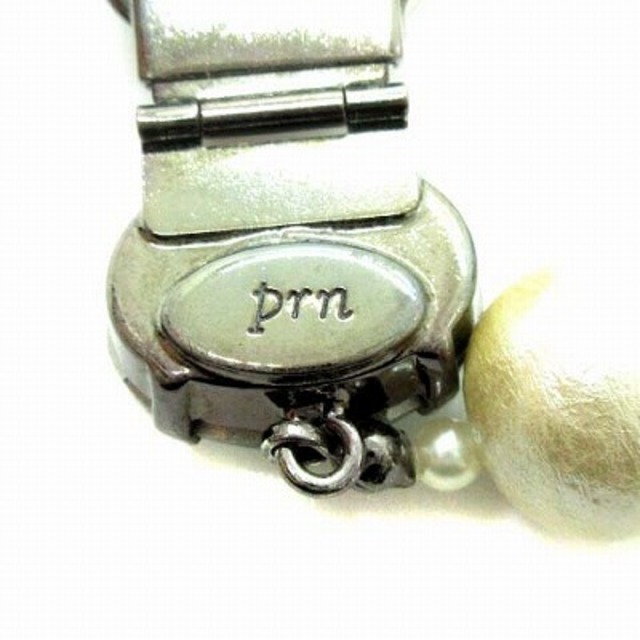 petite robe noire(プティローブノアー)のプティローブノアー フェイクパールブレスレット ライトグリーン 白 レディースのアクセサリー(ブレスレット/バングル)の商品写真