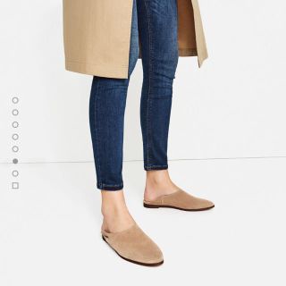 ザラ(ZARA)のlani様専用新品❤︎zaraフラットレザーシューズ37 バブーシュ(スリッポン/モカシン)