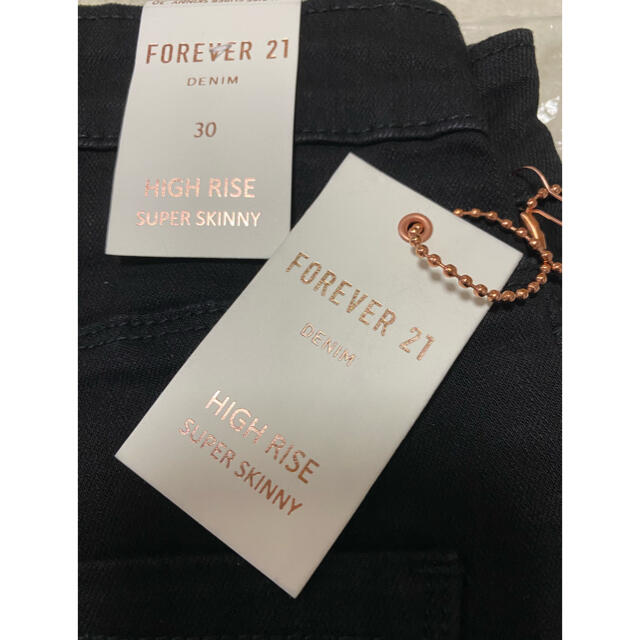 FOREVER 21(フォーエバートゥエンティーワン)のforever21 ハイライズ ダメージ加工 スーパースキニー   レディースのパンツ(スキニーパンツ)の商品写真