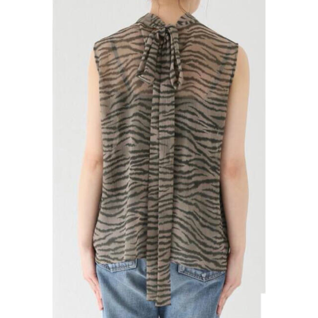 L'Appartement DEUXIEME CLASSE(アパルトモンドゥーズィエムクラス)の新品！L'Appartement  Lisiere Zebra Blouse レディースのトップス(シャツ/ブラウス(半袖/袖なし))の商品写真