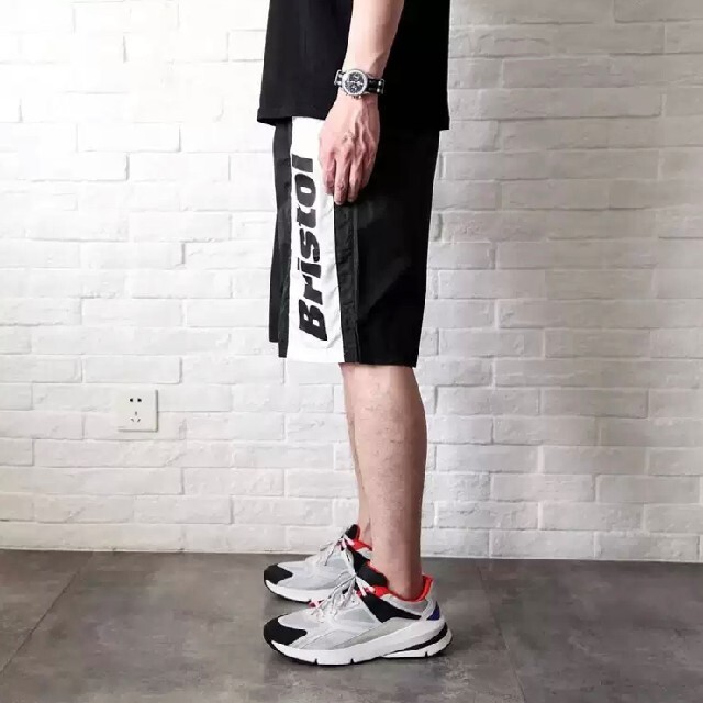 ょうか F.C.R.B. ショートパンツ ハーフパンツの通販 by レスト's shop ...