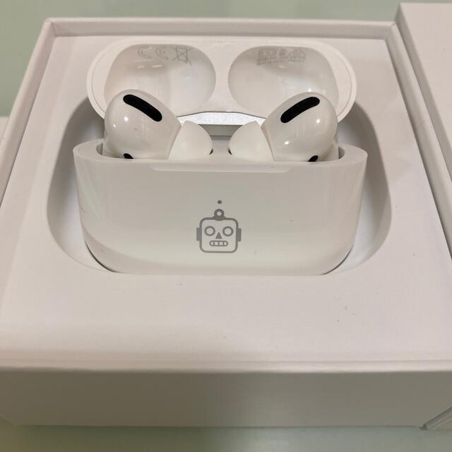 Apple(アップル)のAirpods pro スマホ/家電/カメラのオーディオ機器(ヘッドフォン/イヤフォン)の商品写真