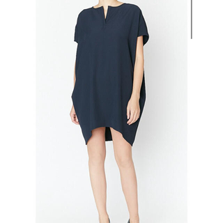 バーニーズニューヨーク(BARNEYS NEW YORK)のヨーコチャン　Dolman-sleeve Dress  F Navy (ひざ丈ワンピース)