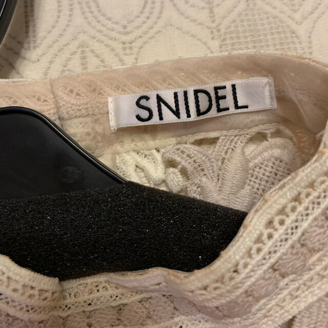 SNIDEL(スナイデル)のSNIDEL レーストップス レディースのトップス(カットソー(半袖/袖なし))の商品写真