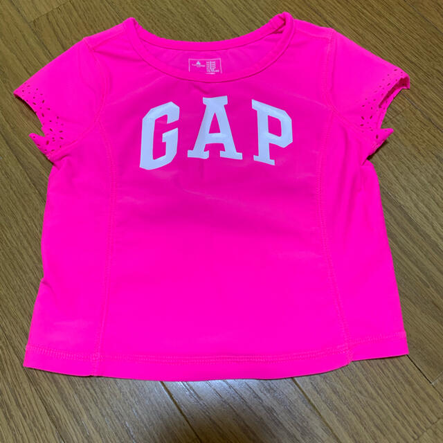 babyGAP(ベビーギャップ)のGAP ラッシュガード 95 キッズ/ベビー/マタニティのキッズ服女の子用(90cm~)(水着)の商品写真