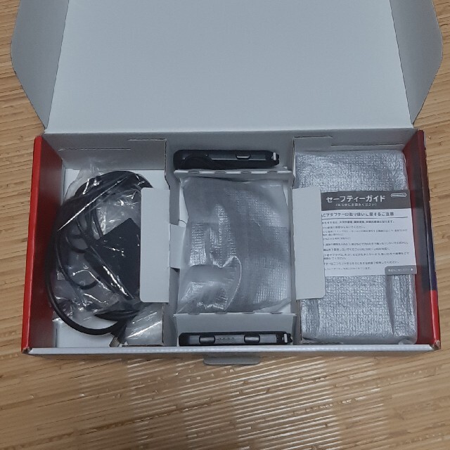 美品 新型任天堂スイッチ Nintendo Switch グレイ