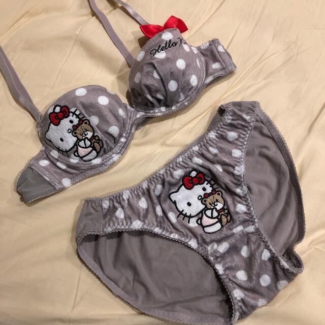 ハローキティ - Hello kitty 新品✨未使用✨上下セットの通販 by ハローキティ - Hello kitty 新品✨未使用✨上下セットの通販 by