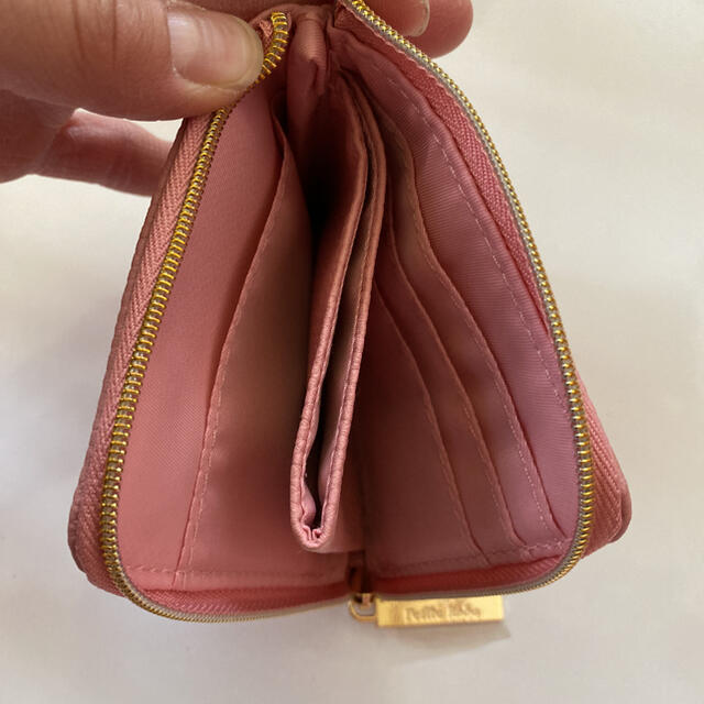 Maison de FLEUR(メゾンドフルール)のメゾン ド フルール プチ ローブ 大人ピンクなレザー調ミニ財布 レディースのファッション小物(財布)の商品写真