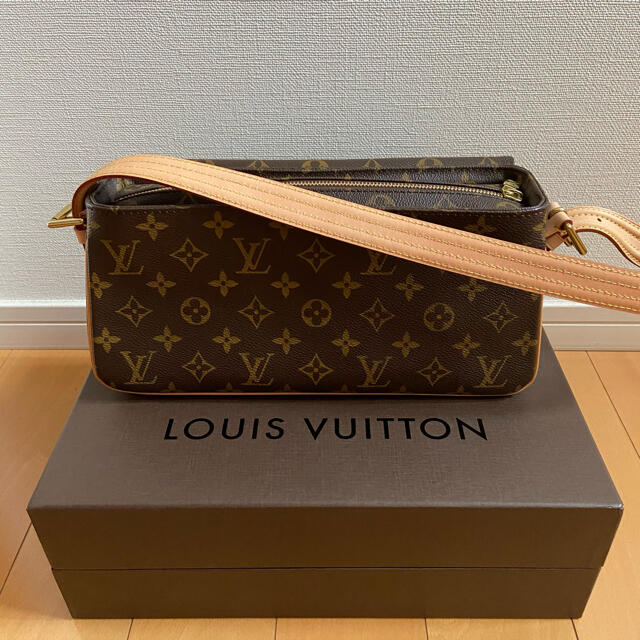 LOUIS VUITTON ショルダーバッグ