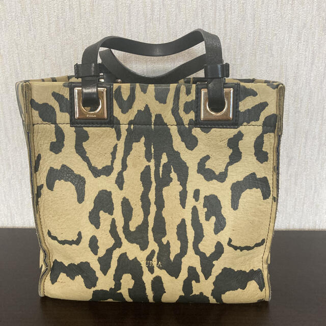 Furla(フルラ)のhiroさん専用⭐︎ フルラ　アニマル　ジラフ　リバーシブル　正規品 レディースのバッグ(ハンドバッグ)の商品写真