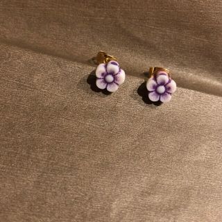 シップス(SHIPS)の✴︎レトロミニフラワー　ピアス　パープル✴︎(ピアス)