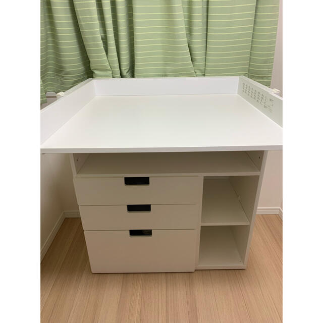 IKEA(イケア)のIKEA《おむつ替え台》カゴ付き！ キッズ/ベビー/マタニティの寝具/家具(その他)の商品写真