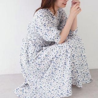 ナチュラルクチュール(natural couture)の新品タグ付⭐️osonoオリジナルフラワーワンピースホワイト(ロングワンピース/マキシワンピース)