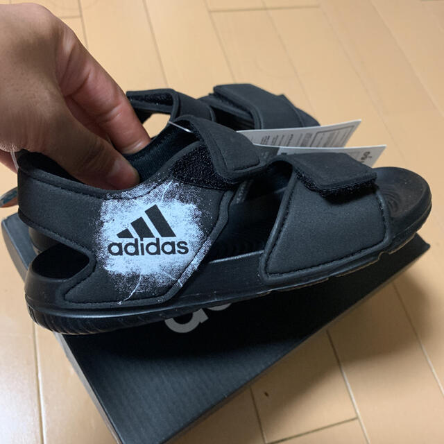 adidas(アディダス)の新品 16cm アディダス  キッズ サンダル アルタスイム  ブラック キッズ/ベビー/マタニティのキッズ靴/シューズ(15cm~)(サンダル)の商品写真