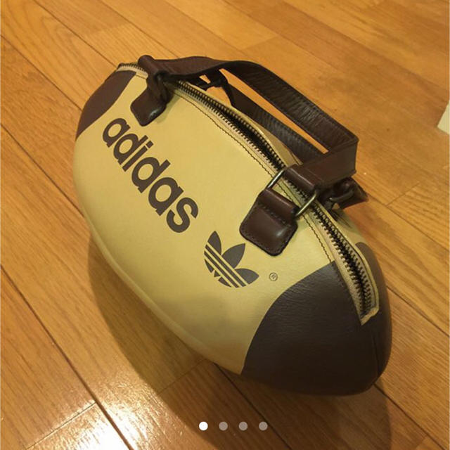 adidas(アディダス)の☆adidas ☆ ラグビーボール型・牛革ハンドバッグ レディースのバッグ(ハンドバッグ)の商品写真