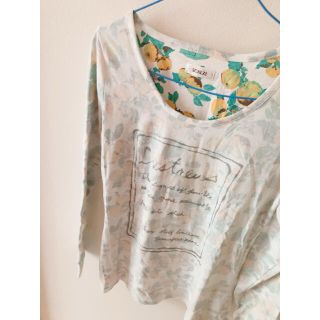 長袖Tシャツ 花柄 Ｍサイズ(Tシャツ(長袖/七分))