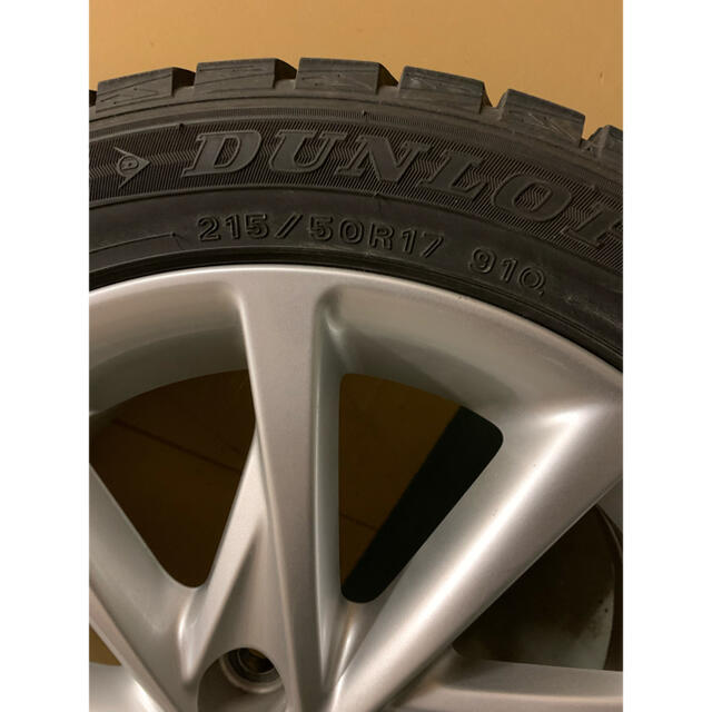 DUNLOP(ダンロップ)のプリウスα  純正17インチ　ホイール　スタッドレス 自動車/バイクの自動車(タイヤ・ホイールセット)の商品写真