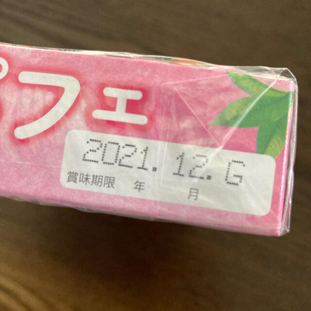 チロルチョコ♡桃パフェ 食品/飲料/酒の食品(菓子/デザート)の商品写真