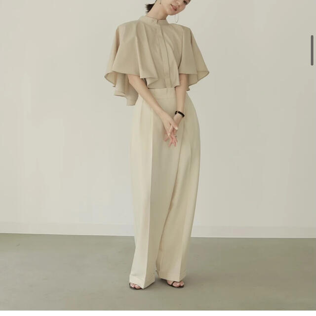 louren drape cape blouse  レディースのトップス(シャツ/ブラウス(半袖/袖なし))の商品写真