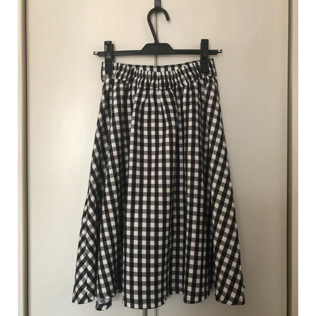 黒白チェックのフレアースカート　フリーサイズ レディースのスカート(ひざ丈スカート)の商品写真